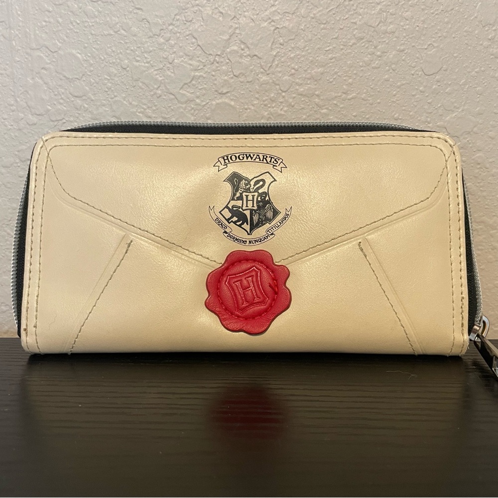 Harry Potter Hogwarts Letter Wallet